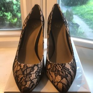 New w/box ..Lace Ann Taylor Shoe.